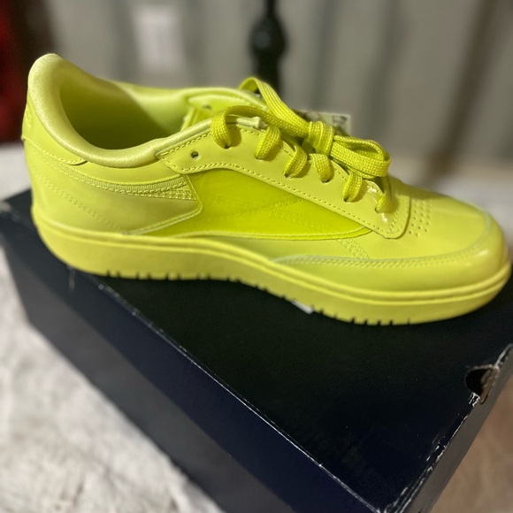 COPY - NWT/Reebok x CARDI B Classic Coated Club C High Vis Green Shiny PATENT W… - Picture 4 of 6
